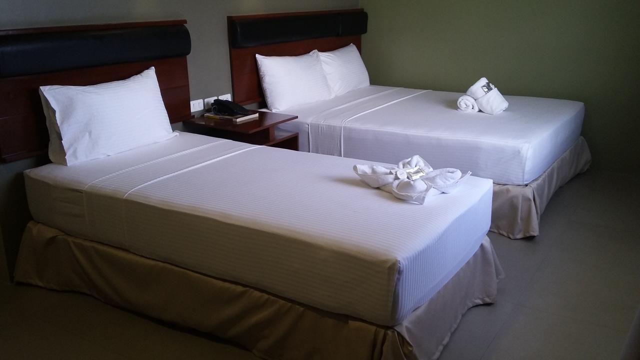 Win Hotel & Casino Talisay  Exterior foto